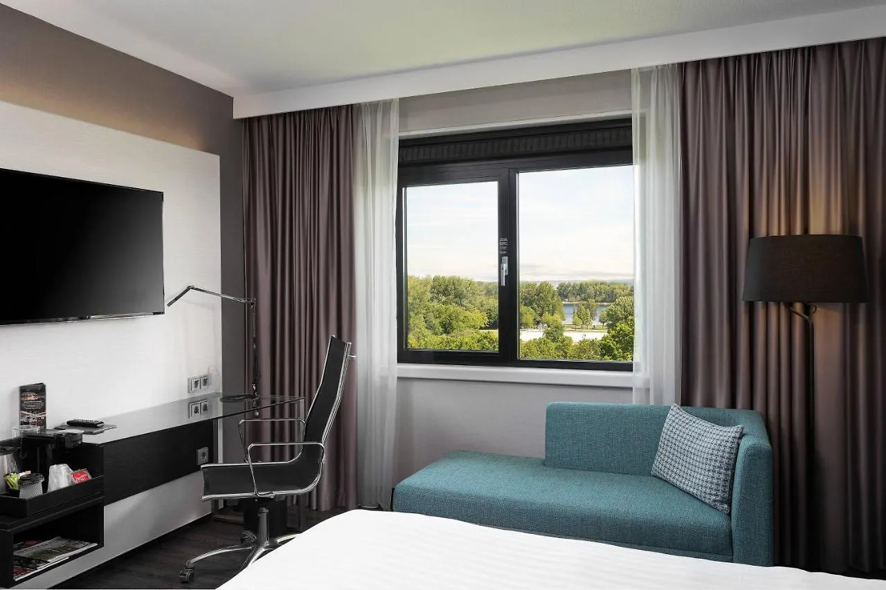 Hotel Courtyard By Marriott Amsterdam Airport Hoofddorp 4*,